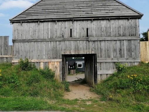 Ny beklædning til Ravnsborg