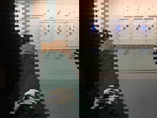 Væk med skudhuller i Sjørring Skytteforening!