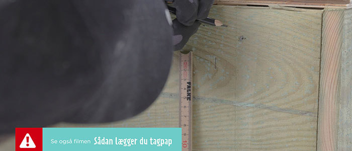 Opmåling af hvor tagrenden skal monteres