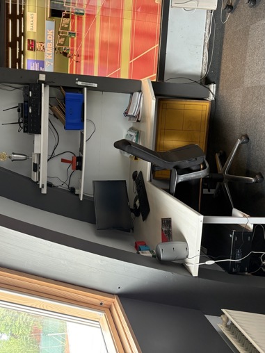 Klublokale og tællerskærme.