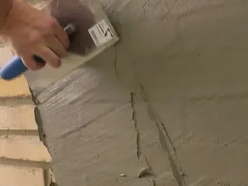 Vandskuring af murstensvæg