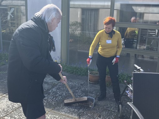 Blomstrende Fællesskab: Højbede og Haveglæde for Ældre