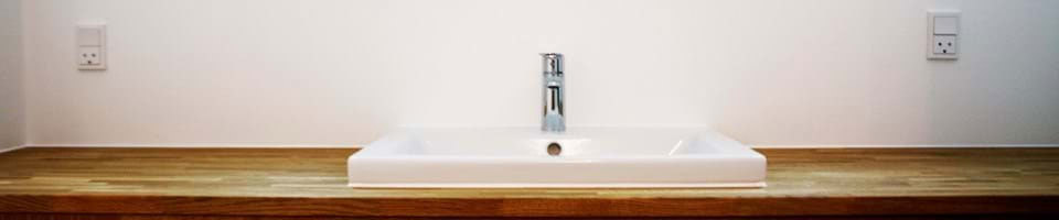 Bordplade med håndvask fra et badeværelse