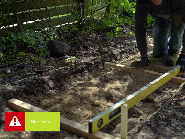 Planker placeres for hver meter